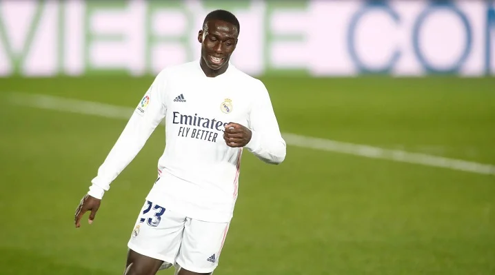 Менди может перейти в «Челси» или «Манчестер Юнайтед»