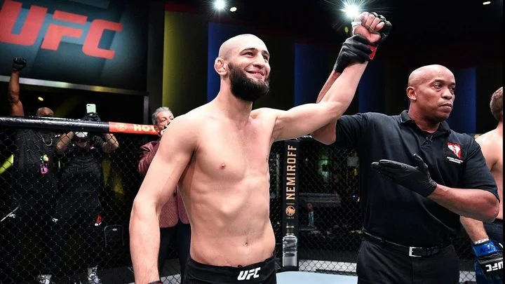 Хамзат Чимаев: «Мне плевать на пояс. Я здесь, чтобы зарабатывать деньги, быть счастливым и помогать семье, чтобы она могла делать все, что захочет» Хамзат Чимаев: «Мне плевать на пояс. Я здесь, чтобы зарабатывать деньги, быть счастливым и помогать семье, чтобы она могла делать все, что захочет»