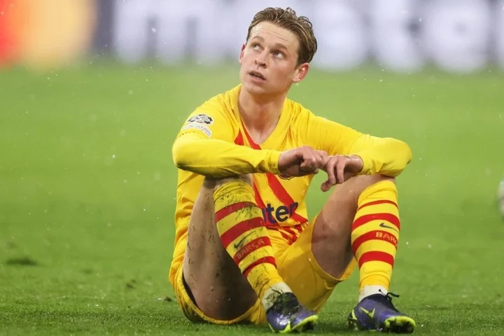 Рональд Куман: «Я знаю, что Френки хочет остаться в «Барсе». Пару дней назад он сказал мне. Чего я не знаю, так это то, хочет ли клуб его продать»