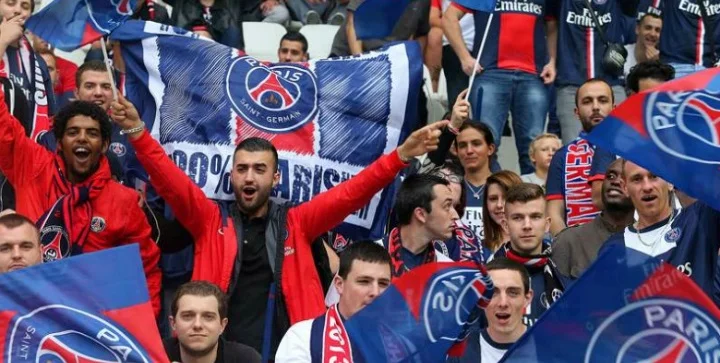 Фанаты ПСЖ призывают руководство уйти в отставку Фанаты ПСЖ призывают руководство уйти в отставку