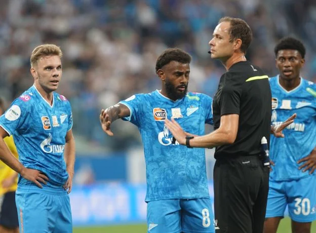 Бышовец: Шансы «Спартака» на победу в матче с «Зенитом» повышаются из-за отсутствия Вендела и Глушенкова Бышовец: Шансы «Спартака» на победу в матче с «Зенитом» повышаются из-за отсутствия Вендела и Глушенкова