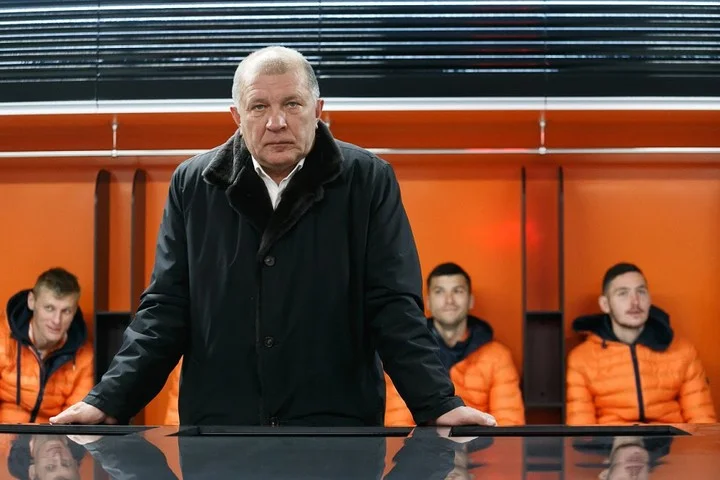 Президент «Урала» Григорий Иванов: «Кто-то говорит, что у нас в стране негде играть, да есть где играть! На 18 команд найдутся российские футболисты» Президент «Урала» Григорий Иванов: «Кто-то говорит, что у нас в стране негде играть, да есть где играть! На 18 команд найдутся российские футболисты»