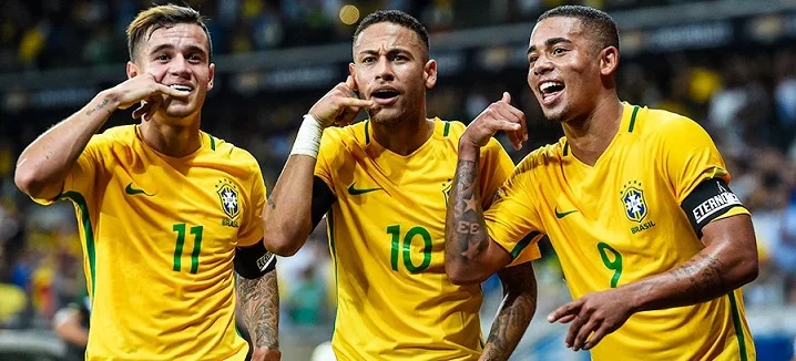 Рафинья перед игрой с Сербией: «У Бразилии на матч есть 10 танцев – по одному на гол»