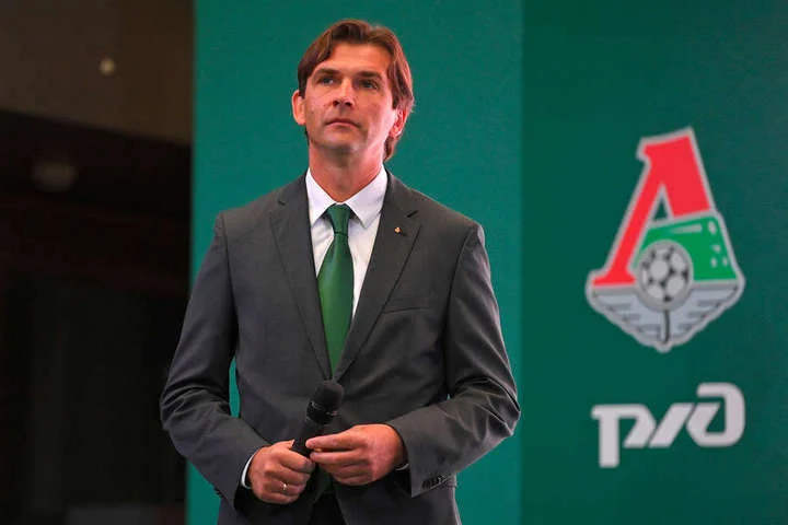 Гендиректор «Локомотива» объяснил убыток клуба в 2,3 млрд. рублей: «Дело в особенностях учета» Гендиректор «Локомотива» объяснил убыток клуба в 2,3 млрд. рублей: «Дело в особенностях учета»