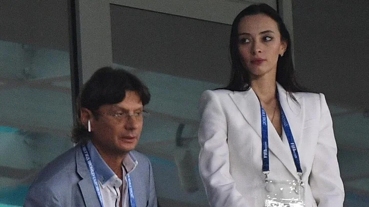 Зарема о Соболеве и «Зените»: «Дельфины не живут в мутной воде и не боятся конкуренции с кабанами» Зарема о Соболеве и «Зените»: «Дельфины не живут в мутной воде и не боятся конкуренции с кабанами»