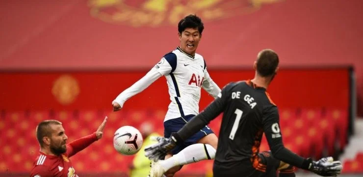 Антирекорд, спорное удаление и шесть пропущенных голов на «Олд Траффорд». Худший день Сульшера в «Манчестер Юнайтед»