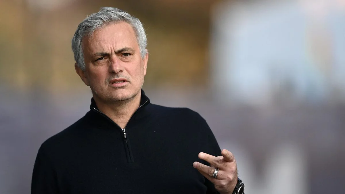 Моуринью получил два матча дисквалификации в Серии А Моуринью получил два матча дисквалификации в Серии А