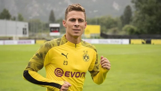 «Боруссия» Дортмунд вышла на первое место в Бундеслиге