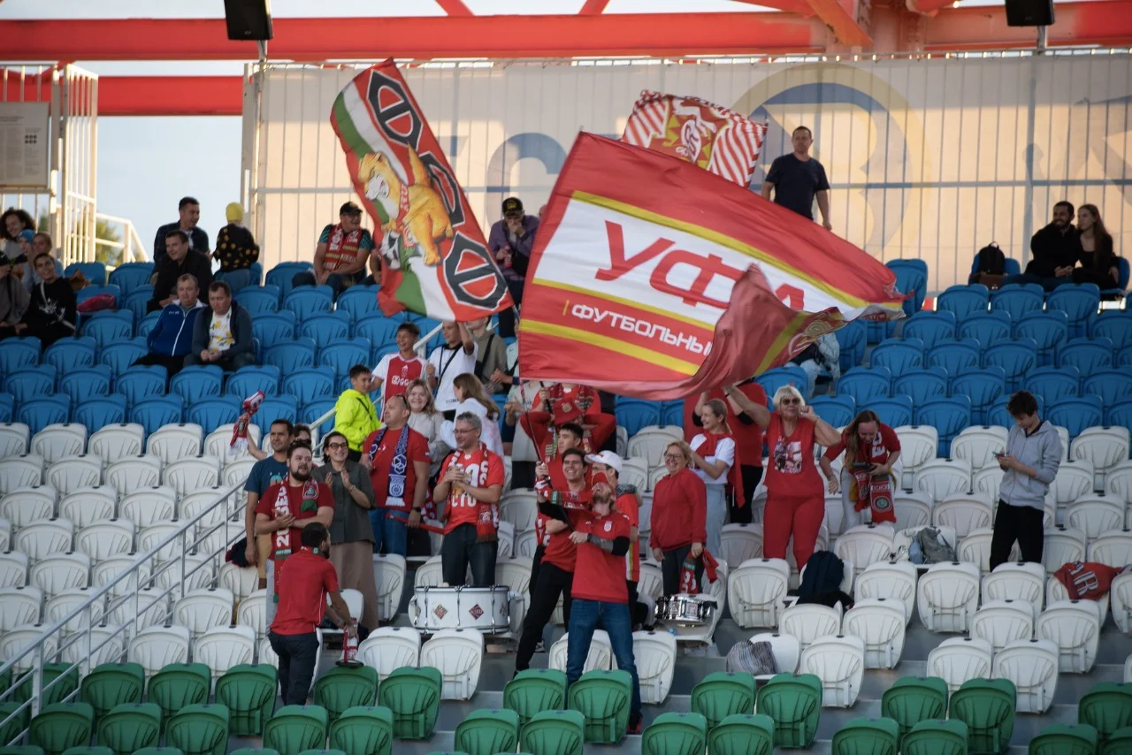 Газизов: сильно переживаю за родную «Уфу». В столице Башкортостана должен быть футбол и желательно на высоком уровне Газизов: сильно переживаю за родную «Уфу». В столице Башкортостана должен быть футбол и желательно на высоком уровне