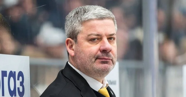 Леонид Тамбиев о 5:2 с «Локомотивом»: «Старались не дать сопернику играть в тот хоккей в атаке, в какой они умеют и любят играть» Леонид Тамбиев о 5:2 с «Локомотивом»: «Старались не дать сопернику играть в тот хоккей в атаке, в какой они умеют и любят играть»