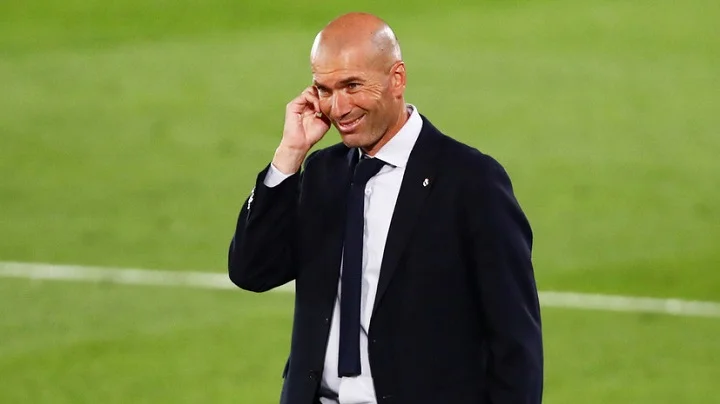 Зидан в очередной раз отказал ПСЖ Зидан в очередной раз отказал ПСЖ