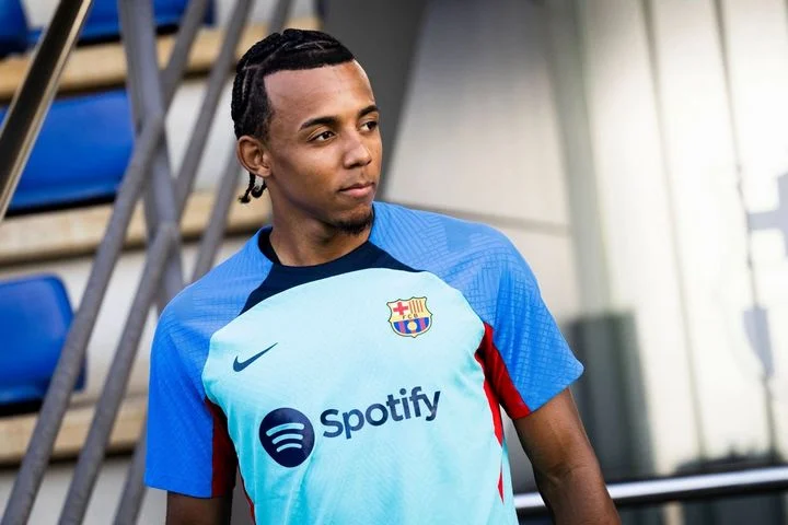 «Барселоне» удалось зарегистрировать Жюль Кунде «Барселоне» удалось зарегистрировать Жюль Кунде