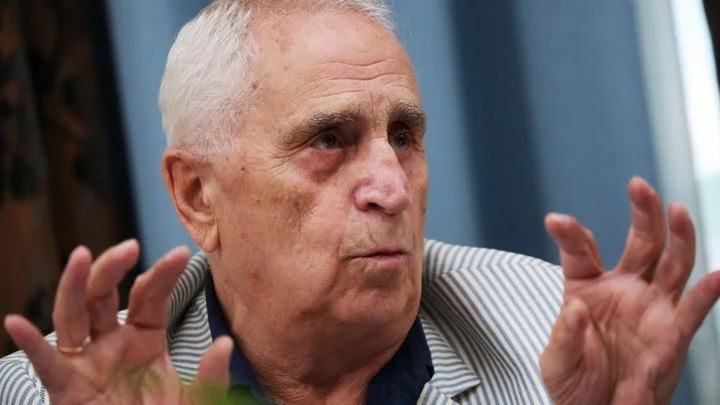 Анзор Кавазашвили: «У «Зенит» и «Спартака» есть шанс закончить сезон с одинаковым количеством очков, чтобы сыграть матч за золотые медали» Анзор Кавазашвили: «У «Зенит» и «Спартака» есть шанс закончить сезон с одинаковым количеством очков, чтобы сыграть матч за золотые медали»