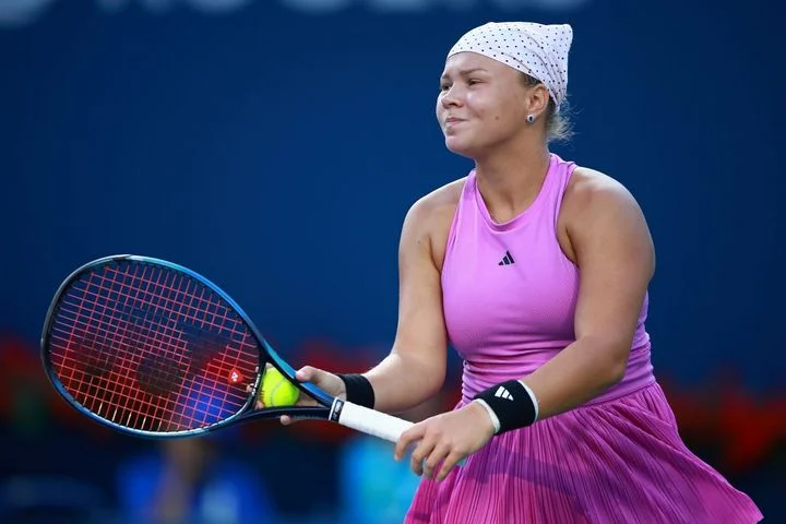 Диана Шнайдер вышла в полуфинал турнира в Торонто, обыграв Людмилу Самсонову Диана Шнайдер вышла в полуфинал турнира в Торонто, обыграв Людмилу Самсонову