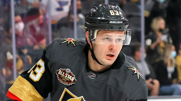 Россиянин Евгений Дадонов набрал три очка в матче «Вегас» — «Нэшвилл» и стал второй звездой поединка Россиянин Евгений Дадонов набрал три очка в матче «Вегас» — «Нэшвилл» и стал второй звездой поединка