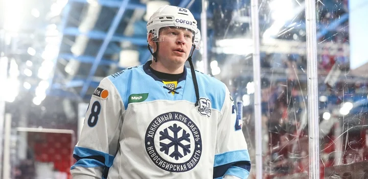 «Адмирал» подписал однолетний контракт с Денисом Голубевым «Адмирал» подписал однолетний контракт с Денисом Голубевым