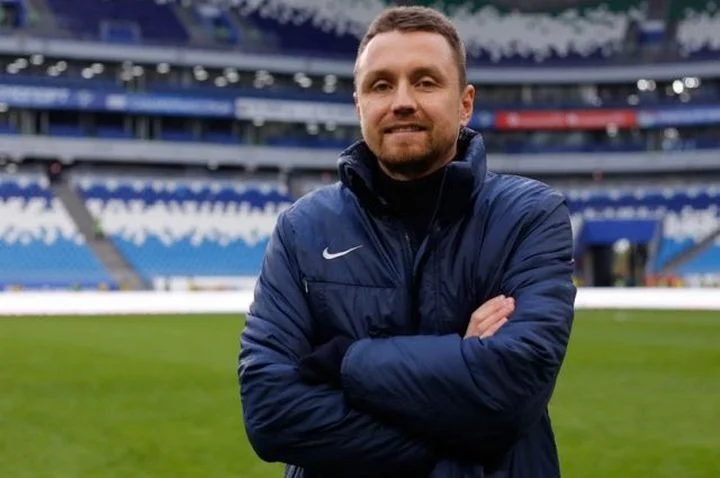 Антон Бобер о возможно переходе Пиняева и Глушенкова в «Локомотив»: «Путь развития им красивый нарисовали, но что из этого получится – сложно сказать» Антон Бобер о возможно переходе Пиняева и Глушенкова в «Локомотив»: «Путь развития им красивый нарисовали, но что из этого получится – сложно сказать»