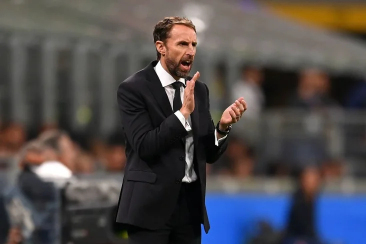 Морган о Саутгейте: «Ему следует уйти с высоко поднятой головой» Морган о Саутгейте: «Ему следует уйти с высоко поднятой головой»