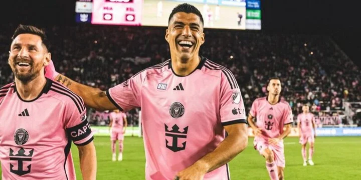 Луис Суарес сделал голевую передачу в дебютном матче за «Интер Майами» Луис Суарес сделал голевую передачу в дебютном матче за «Интер Майами»