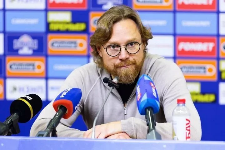 Валерий Карпин после 0:3 со «Спартаком»: «Выигрывает тот, кто меньше ошибается» Валерий Карпин после 0:3 со «Спартаком»: «Выигрывает тот, кто меньше ошибается»