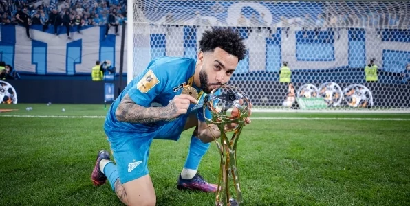 Орещук: «Зенит» избавился от игроков, которые нытьем вносили дисбаланс и толком не играли Орещук: «Зенит» избавился от игроков, которые нытьем вносили дисбаланс и толком не играли