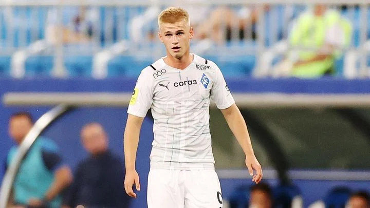 Дмитрий Радченко: «Пиняеву надо выступать за европейский клуб, который ставит перед собой самые высокие задачи. Ему будет тяжело превзойти Аршавина» Дмитрий Радченко: «Пиняеву надо выступать за европейский клуб, который ставит перед собой самые высокие задачи. Ему будет тяжело превзойти Аршавина»