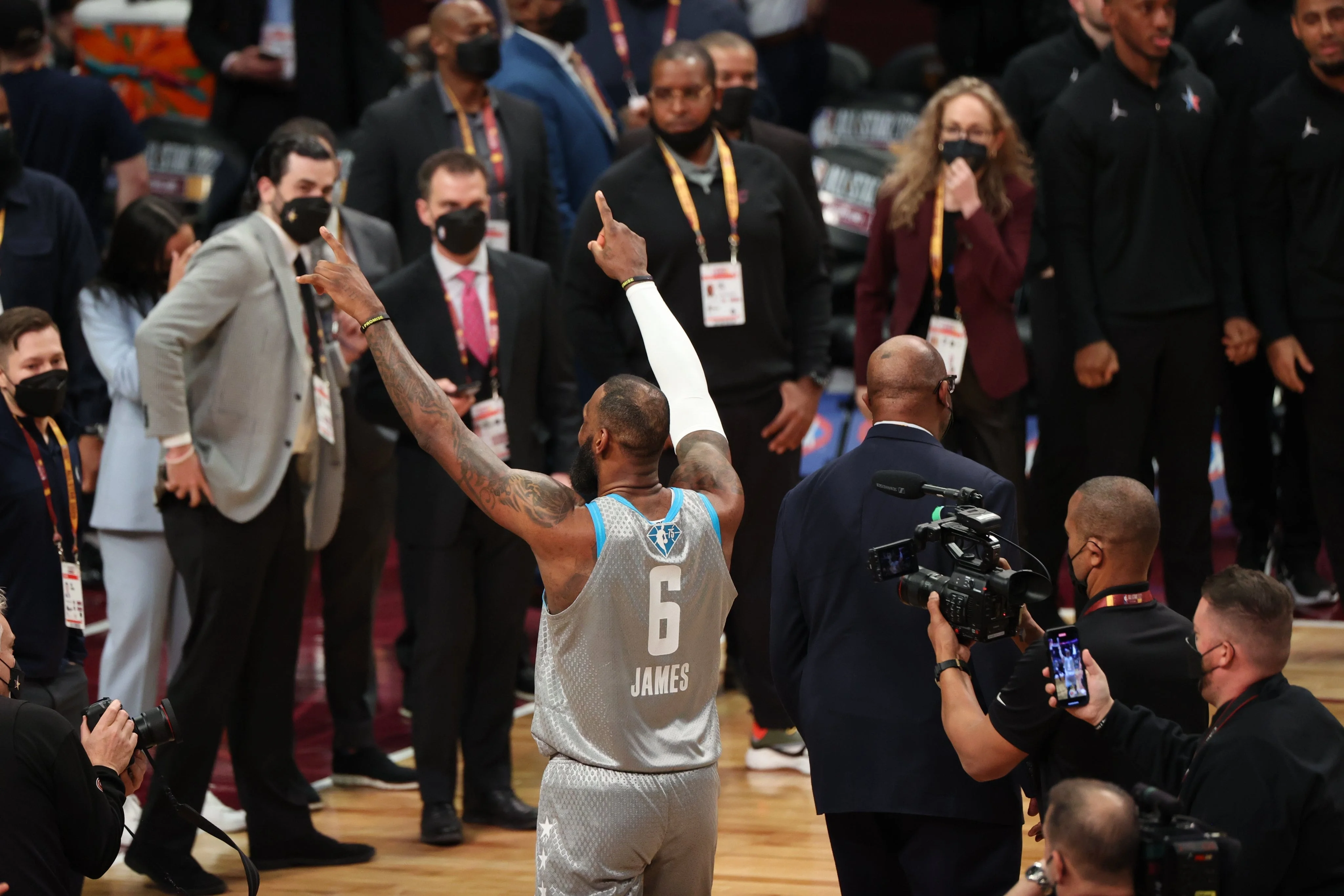 Команда Леброна обыграла команду Дюранта в Матче звезд НБА-2022