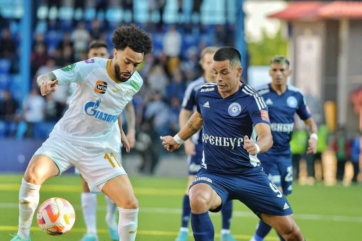 «Зенит» впервые в истории проиграл «Оренбургу» «Зенит» впервые в истории проиграл «Оренбургу»