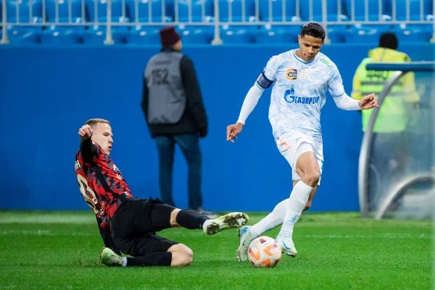 Агент: Может ли Роналдо получить паспорт РФ, как Дуглас Сантос? Это невозможно Агент: Может ли Роналдо получить паспорт РФ, как Дуглас Сантос? Это невозможно