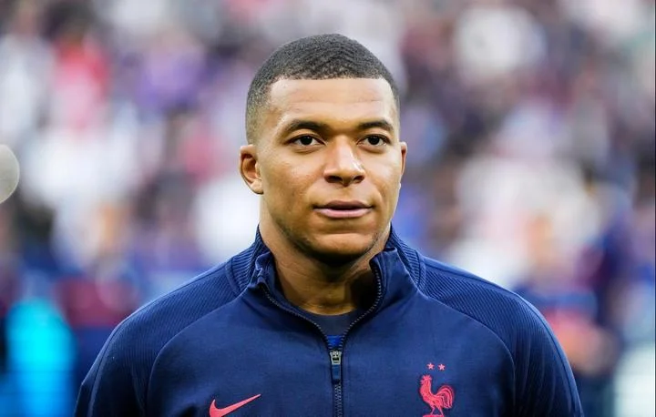 Килиан Мбаппе: «Хочу вписать свое имя в историю футбола» Килиан Мбаппе: «Хочу вписать свое имя в историю футбола»