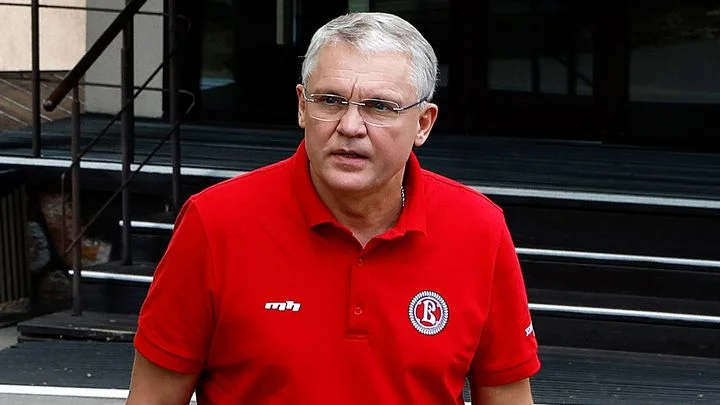 Тренер «Витязя» Александр Завьялов: «Сейчас начинаются предсезонные игры, по которым мы увидим – пошли новые правила на пользу или нет» Тренер «Витязя» Александр Завьялов: «Сейчас начинаются предсезонные игры, по которым мы увидим – пошли новые правила на пользу или нет»