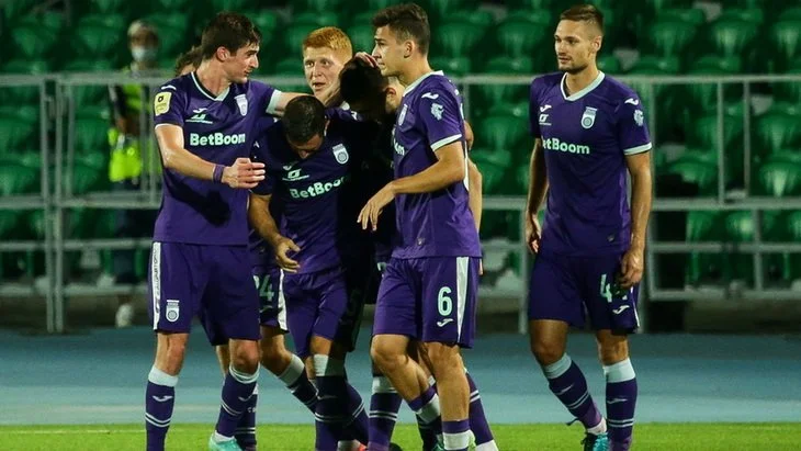 «Уфа» и «Нижний Новгород» сыграли нулевую ничью «Уфа» и «Нижний Новгород» сыграли нулевую ничью