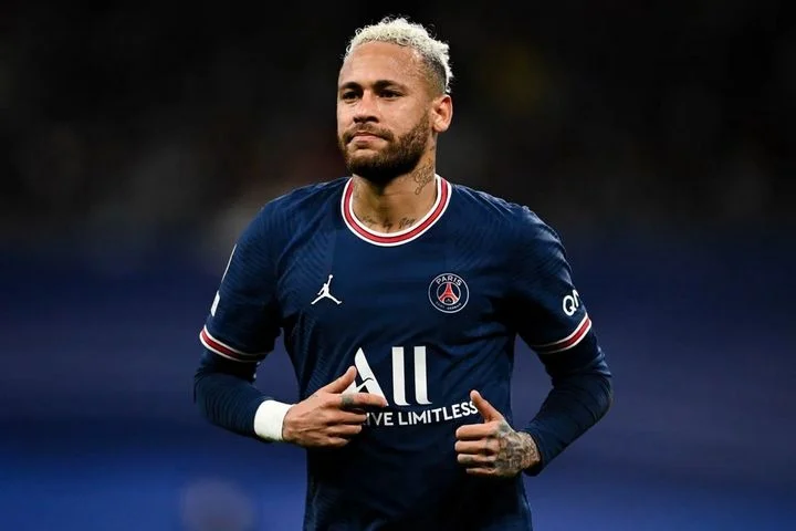 Луис Кампос: «Мне не за что критиковать Неймара. Он всегда вовремя приходит на тренировки, всегда с хорошим настроением» Луис Кампос: «Мне не за что критиковать Неймара. Он всегда вовремя приходит на тренировки, всегда с хорошим настроением»