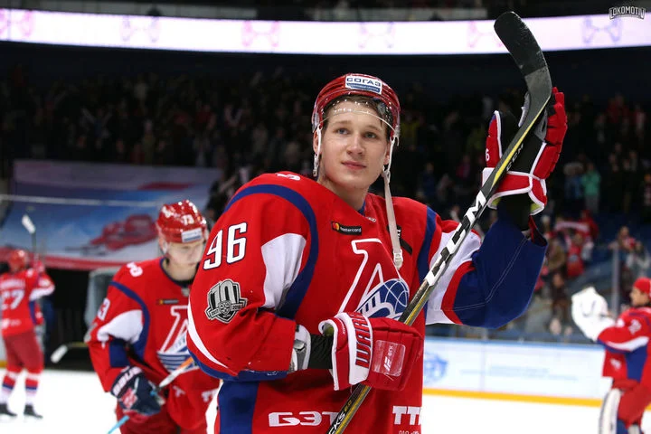 Коршков остаётся в «Локомотиве» Коршков остаётся в «Локомотиве»