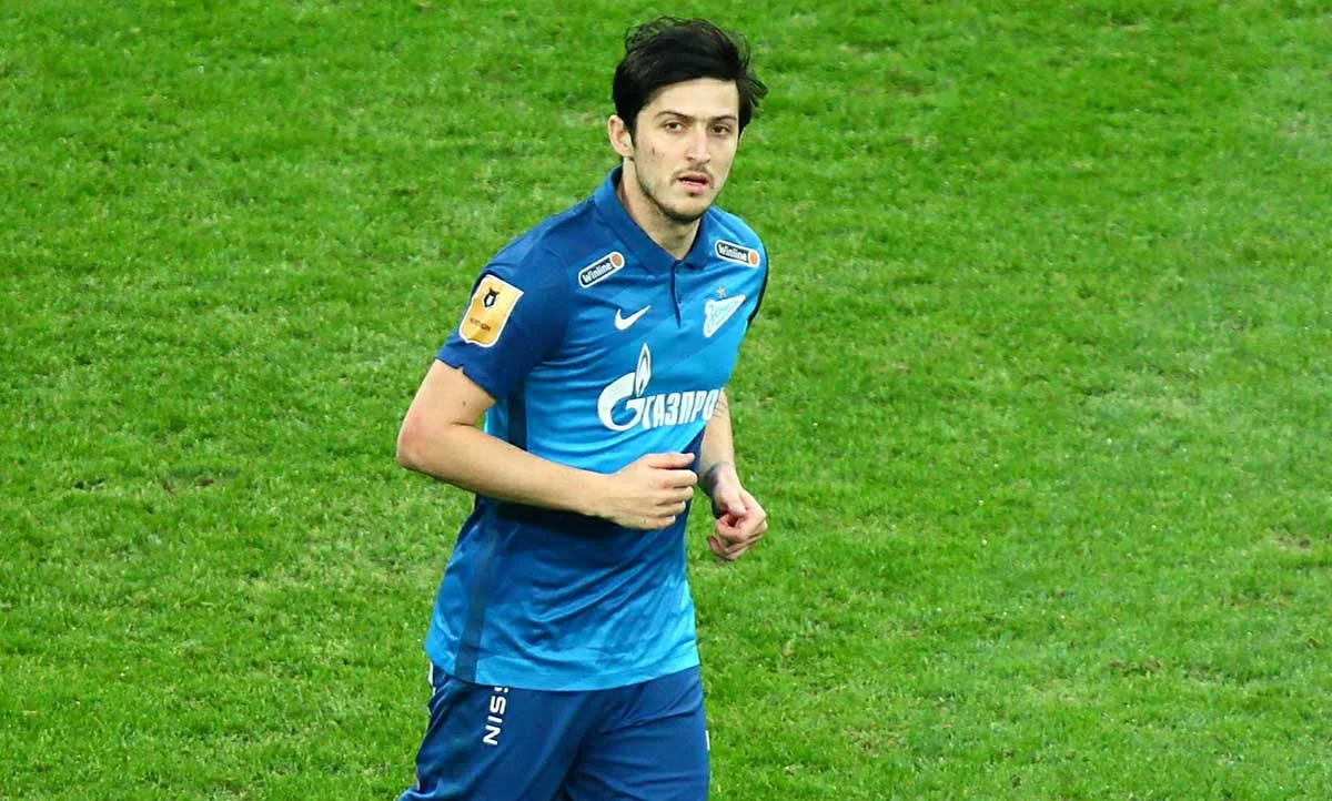 Азмун провел первую тренировку в общей группе «Байера» Азмун провел первую тренировку в общей группе «Байера»