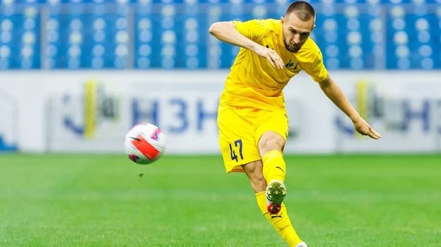 «Ростов» сравнял счет с «Краснодаром» за восемь минут во втором тайме «Ростов» сравнял счет с «Краснодаром» за восемь минут во втором тайме