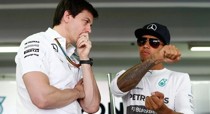 Вольфф о влиянии руководителей команд на решение продолжить Гран-при в Джидде: «Боссы не выкручивали руки пилотам» Вольфф о влиянии руководителей команд на решение продолжить Гран-при в Джидде: «Боссы не выкручивали руки пилотам»