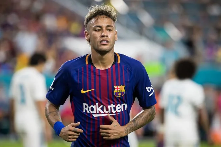 Луис Суарес о переходе Неймара в ПСЖ: «Мы говорили: «Неймар, Англия лучше, чем Франция. «Сити», этот футбол будет лучше для тебя. Но Франция?..»