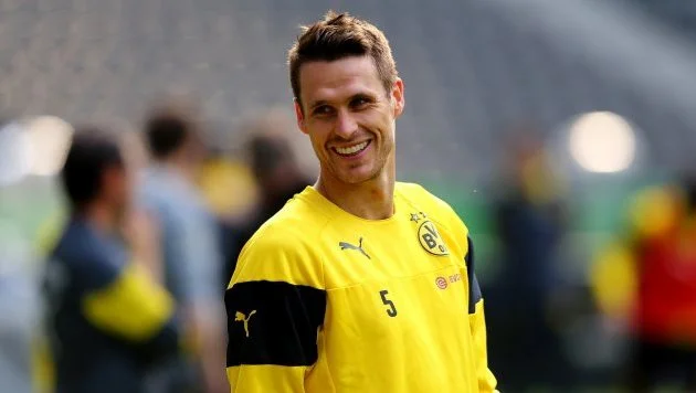 В дортмундской «Боруссии» объяснили встречу Холанда и Хави В дортмундской «Боруссии» объяснили встречу Холанда и Хави