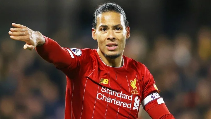 Гари Линекер об удалении ван Дейка: «Он явно попал по мячу» Гари Линекер об удалении ван Дейка: «Он явно попал по мячу»