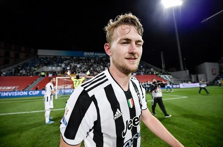 Маттейс де Лигт прилетит в «Баварию» в понедельник для прохождения медосмотра и подписания контракта Маттейс де Лигт прилетит в «Баварию» в понедельник для прохождения медосмотра и подписания контракта