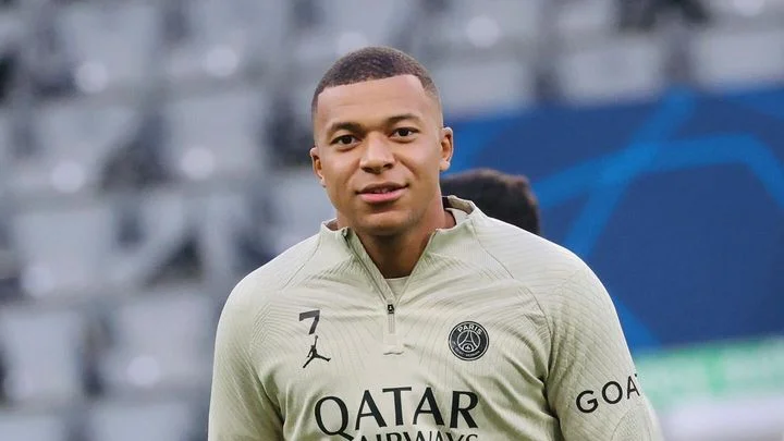 Килиан Мбаппе: «Великие игроки хотят играть в особенных клубах, а ПСЖ – особенный клуб» Килиан Мбаппе: «Великие игроки хотят играть в особенных клубах, а ПСЖ – особенный клуб»