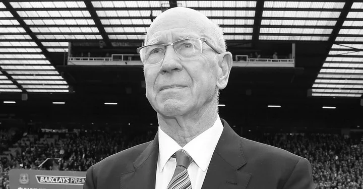 Умер экс-форвард «Манчестер Юнайтед» Бобби Чарльтон Умер экс-форвард «Манчестер Юнайтед» Бобби Чарльтон