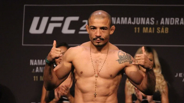 Жозе Альдо победил Мартинеса в соглавном бою UFC 301