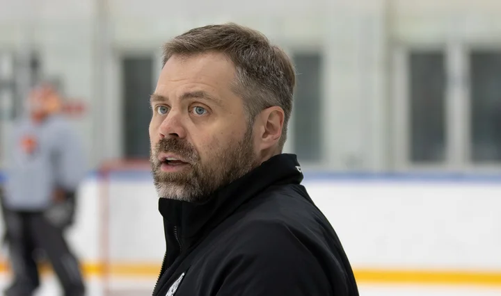 Тренер нападающих Евгений Федоров покинул «Амур» Тренер нападающих Евгений Федоров покинул «Амур»