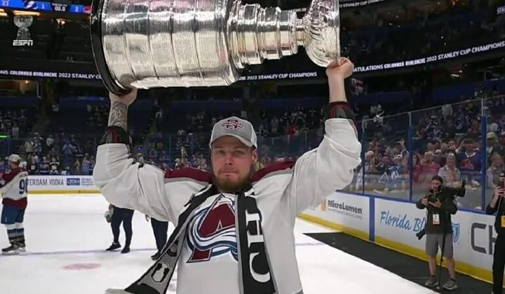 Владимир Плющев: «Очень приятно порадовал Ничушкин. В этом сезоне он отдал долг партнерам и тренерам за то, что они верили в него все сезоны до этого» Владимир Плющев: «Очень приятно порадовал Ничушкин. В этом сезоне он отдал долг партнерам и тренерам за то, что они верили в него все сезоны до этого»