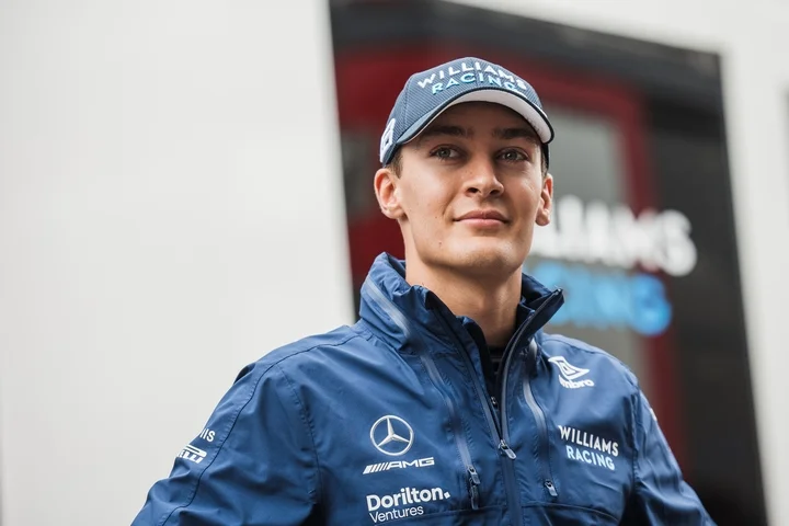 Пилот «Мерседеса» Джордж Расселл: «Машина работает лучше, чем неделю назад, и к квалификации будет близка к полной готовности» Пилот «Мерседеса» Джордж Расселл: «Машина работает лучше, чем неделю назад, и к квалификации будет близка к полной готовности»