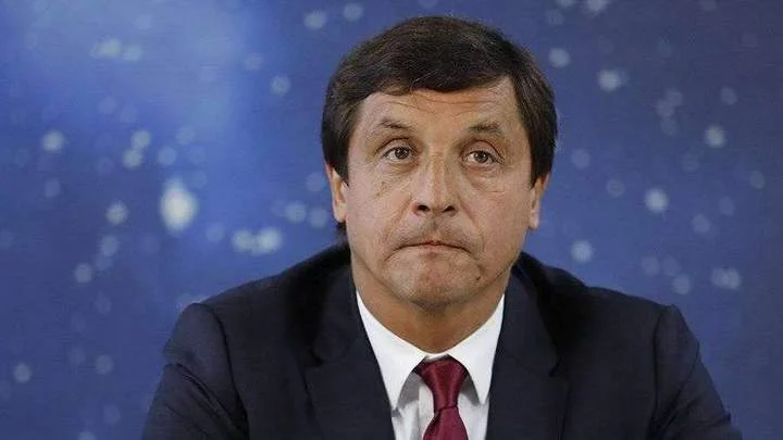 Валерий Каменский: «СКА отдаст Галимова в «Барыс» для обхода потолка зарплат? Если они не нарушают регламент, то это дело клуба» Валерий Каменский: «СКА отдаст Галимова в «Барыс» для обхода потолка зарплат? Если они не нарушают регламент, то это дело клуба»