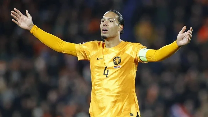 Рууд Гуллит: «Ван Дейк почти не комментирует то, что происходит. Если ты капитан, то ты должен разрешать проблемы» Рууд Гуллит: «Ван Дейк почти не комментирует то, что происходит. Если ты капитан, то ты должен разрешать проблемы»