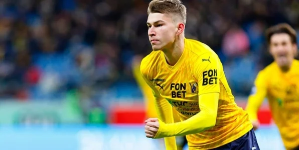 Карпин в «Ростове» и сборной, рекорд Дзюбы, 10:1 с «Сочи»: интервью Ивана Комарова Карпин в «Ростове» и сборной, рекорд Дзюбы, 10:1 с «Сочи»: интервью Ивана Комарова